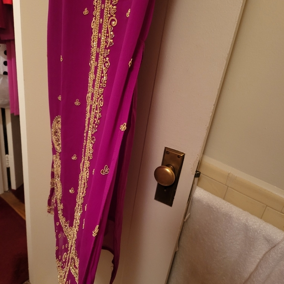 Indian gold embroidered tunic set with tunic, pants and scarf hot pink one size - Picture 9 of 16